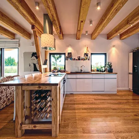 Hébergement de vacances Four-bedroom Holiday Ustka-przewloka With A Fireplace 05