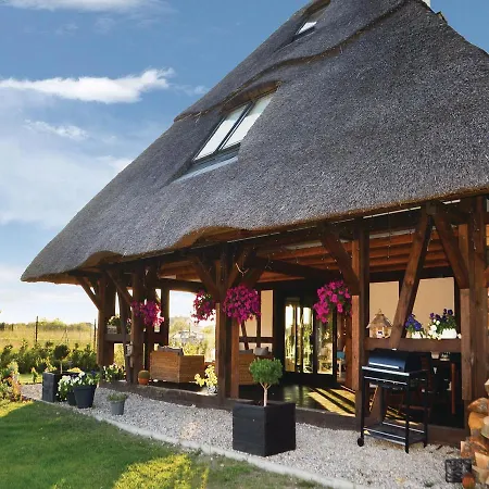 Four-bedroom Holiday Ustka-przewloka With A Fireplace 05 Hébergement de vacances *