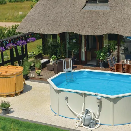 Hébergement de vacances Four-bedroom Holiday Ustka-przewloka With A Fireplace 05 *